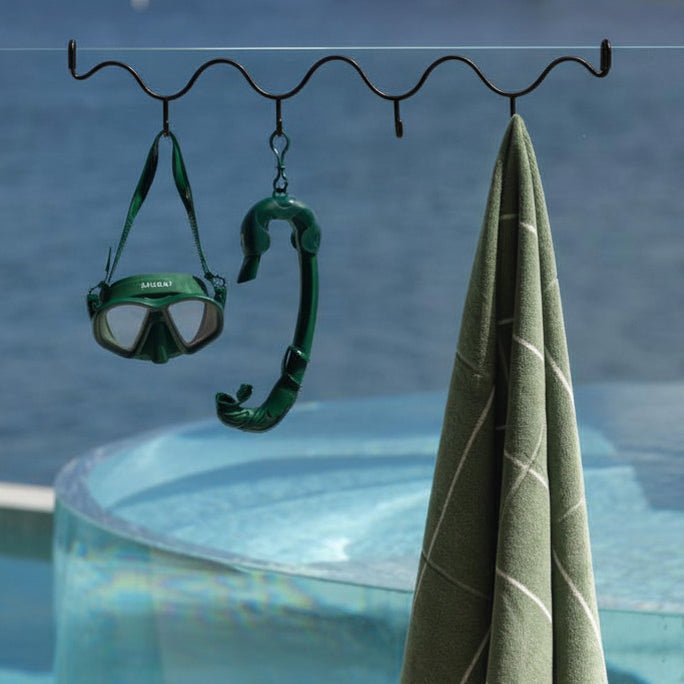 Riviera Poolside Hook Large